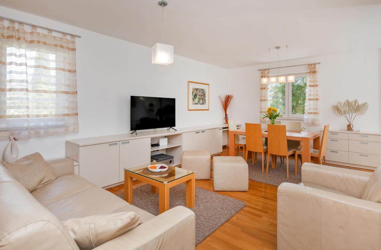 Comfortable Apartment Laura Lapad With Garage Dubrovnik Kültér fotó